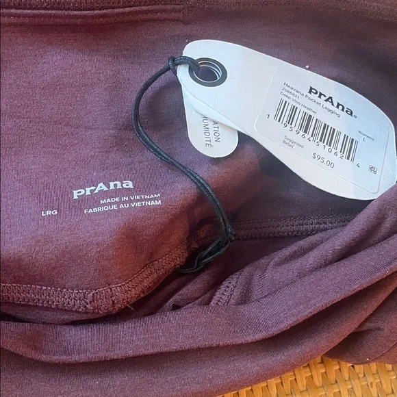 Prana Mid-Rise Heavana Pocket Legging in Deep Vino Heather - Picture 4 of 7